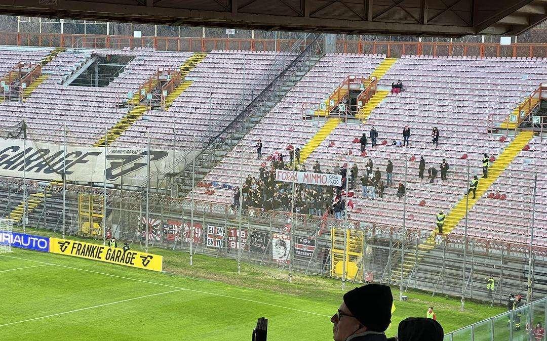 Complimenti alla curva dei tifosi della Vis Pesaro per la vicinanza a "Mimmo"