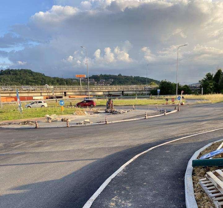 Subito polemiche all'apertura del nuovo centro commerciale Oasi di Ellera!