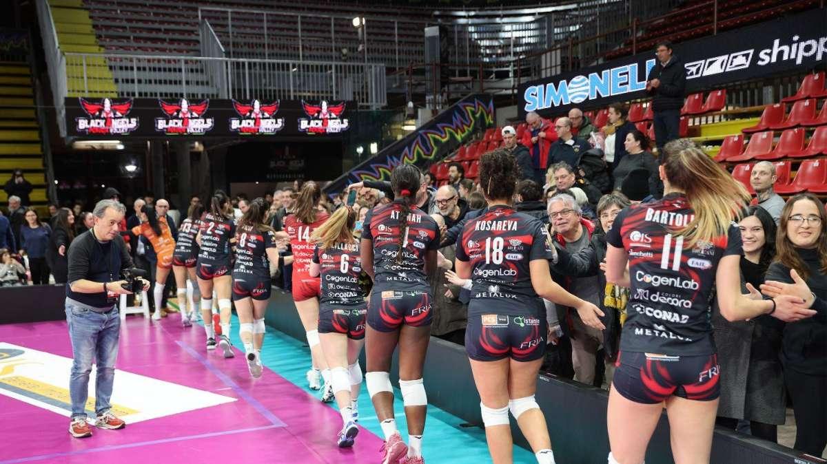 La Bartoccini Perugia deve difendere un vantaggio di sei punti per tornare in A1 di volley femminile