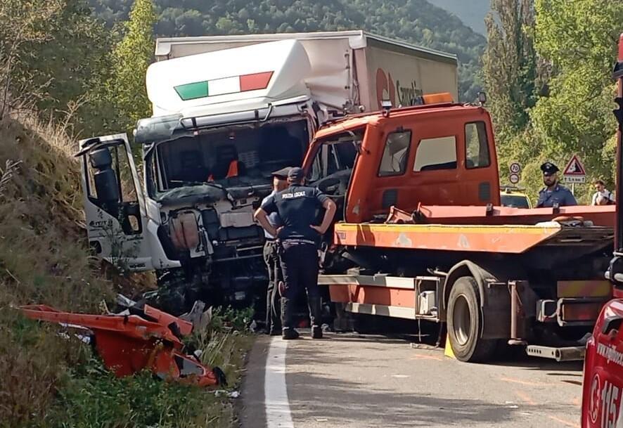 Tragico incidente sulla Strada del Pantano a Perugia: Luca muore a 54 anni in uno scontro
