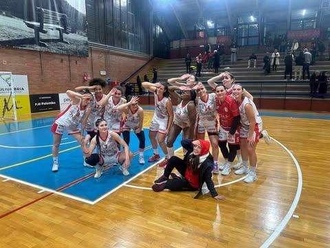 La Sisas Pallacanestro Perugia vince la nona di fila e vola da sola in testa alla B femminile