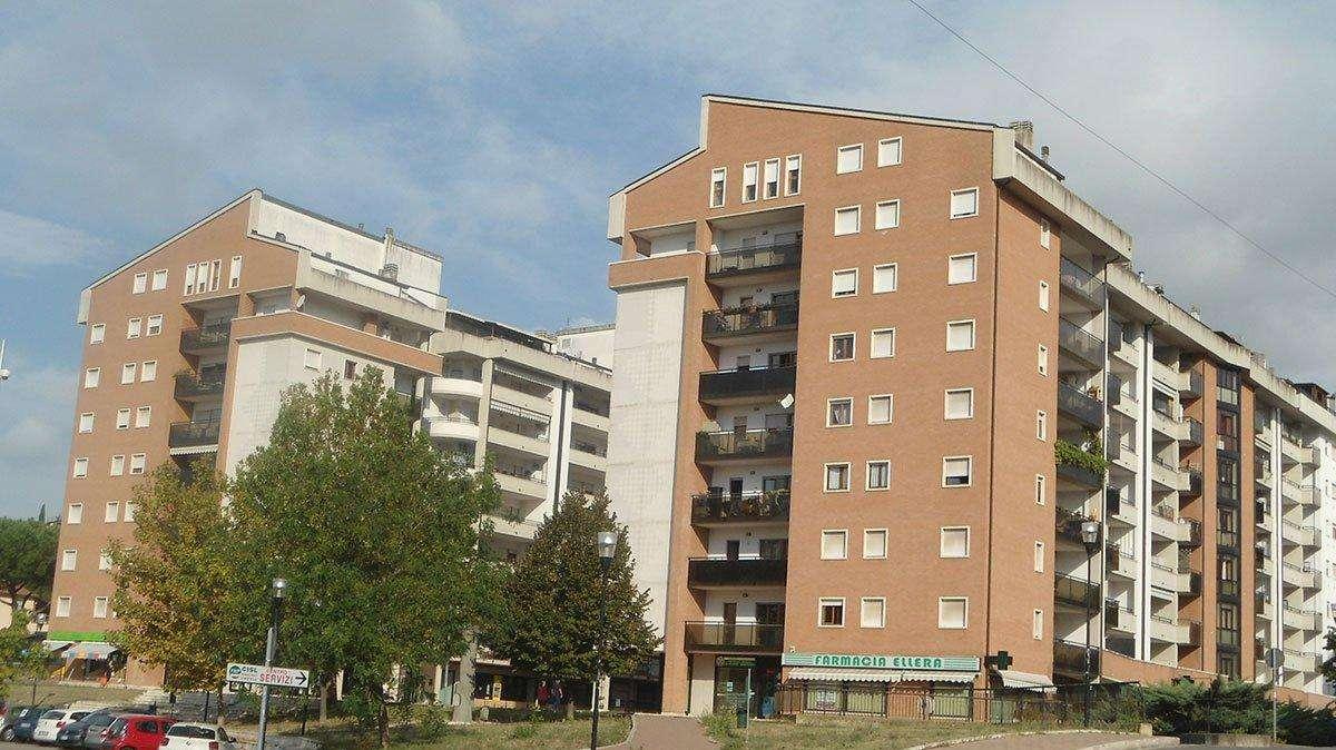 Coppia di perugini sorpresi ieri sera ad Ellera mentre stavano rubando un blocco di cemento trapezoidale