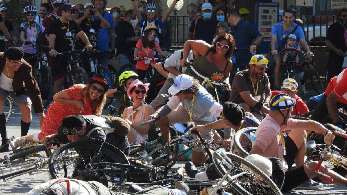A Castiglione del Lago sabato si gareggia nel "lancio del bidet", poi domenica ci sarà la Corsa Cobram