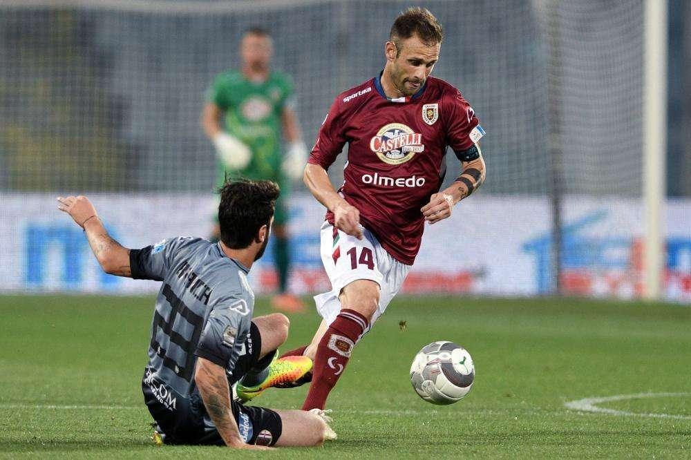 Giocava con il Perugia ed ora ha appena rinnovato con l'Albinoleffe in Serie C