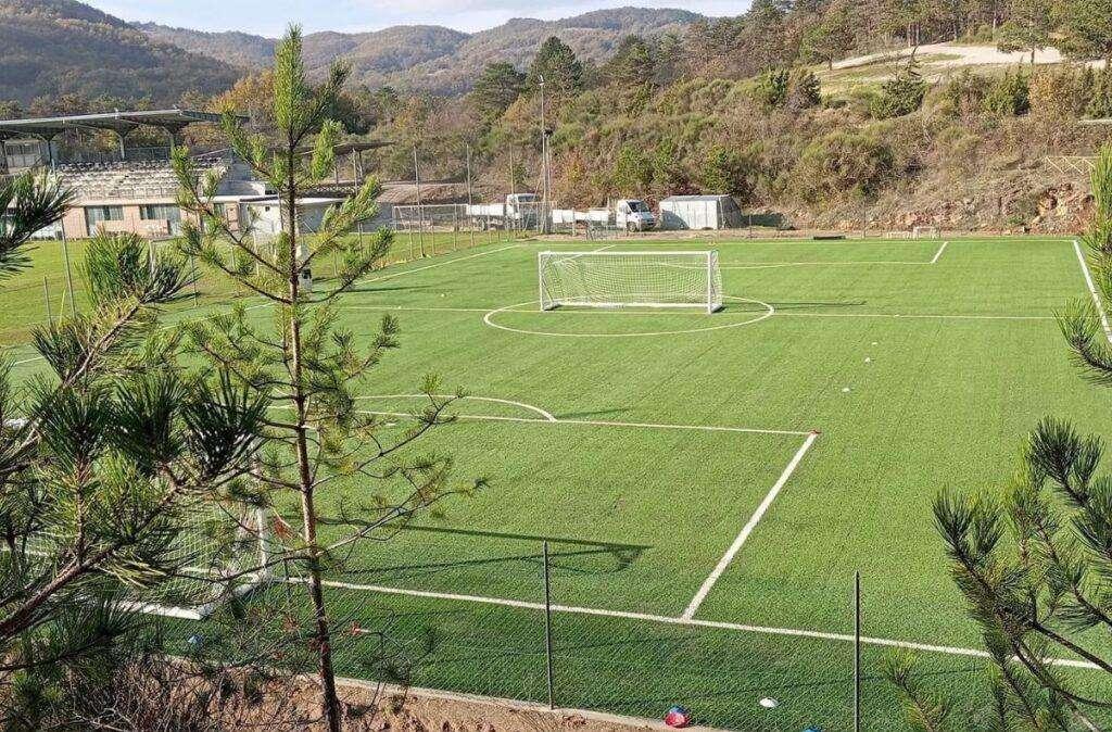 Anche a San Venanzo c'è il campo sintetico: inaugurato il manto del prossimo "Gabriele Rellini" 