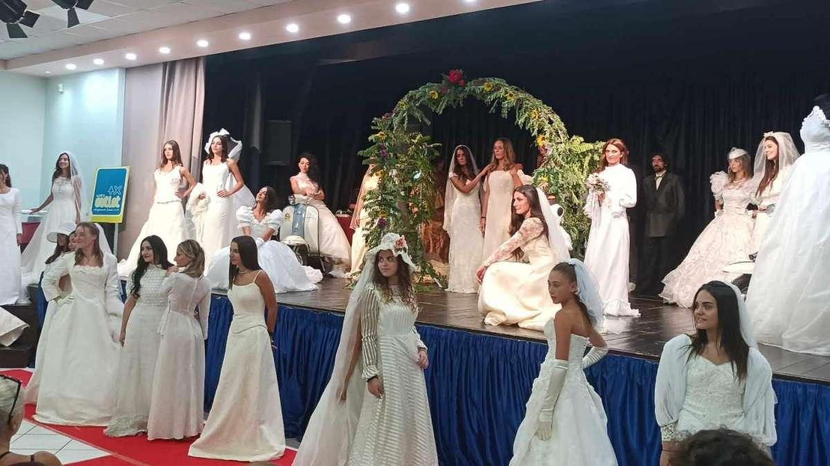 Le grandi emozioni ad Ellera con la sfilata degli abiti da sposa dagli anni '50 in avanti 