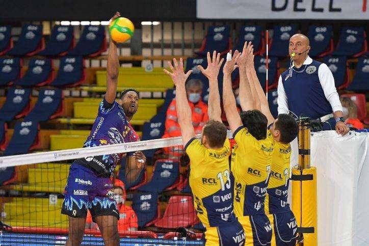 Anticipata la gara di domenica al PalaBarton tra Sir Perugia e Allianz Milano per i playoff scudetto