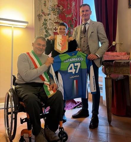 Emozioni per Elia Catarinucci, promessa umbra del motocross: ricevuto dal Comune di Foligno per i suoi risultati