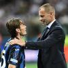 La decisione della Uefa: niente cartellino rosso per chi si copre la bocca con la mano