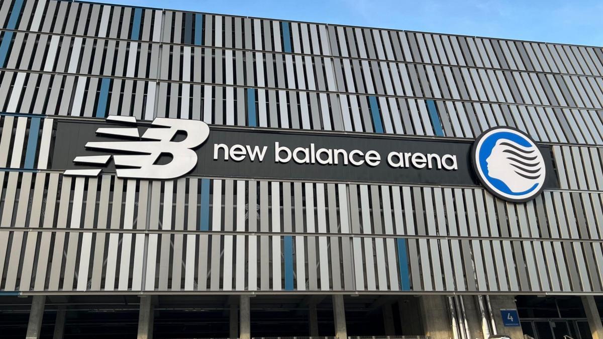 Il nuovo logo allo stadio