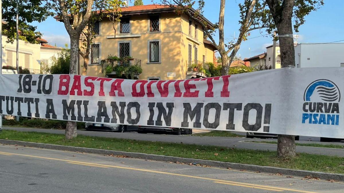 Lo striscione della Nord