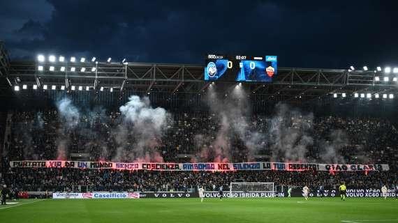 Lo striscione per Claris