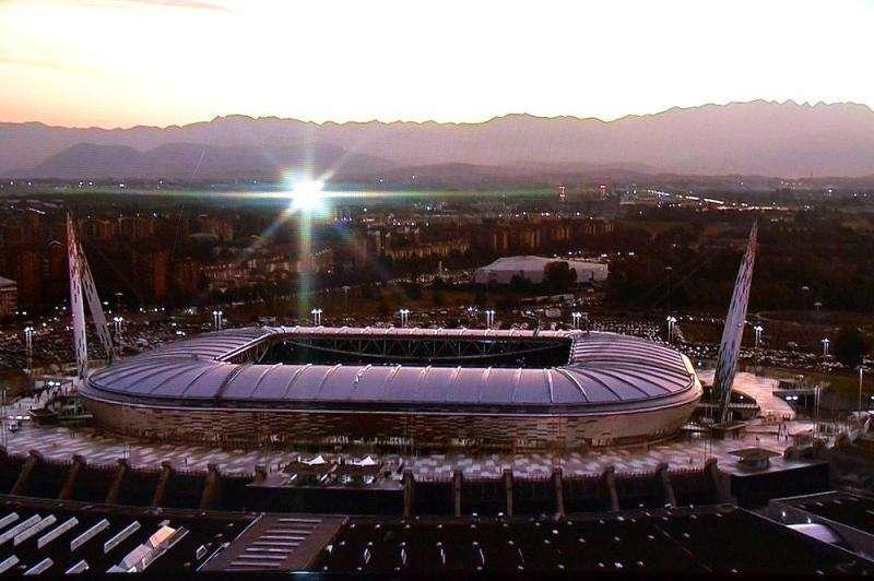 Per il primo turno di Europa League si pensa allo Juventus Stadium