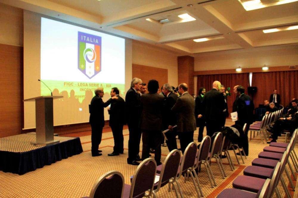 Protocollo Figc: confermata quarantena di gruppo. Domande via skype o whatsapp in conferenza