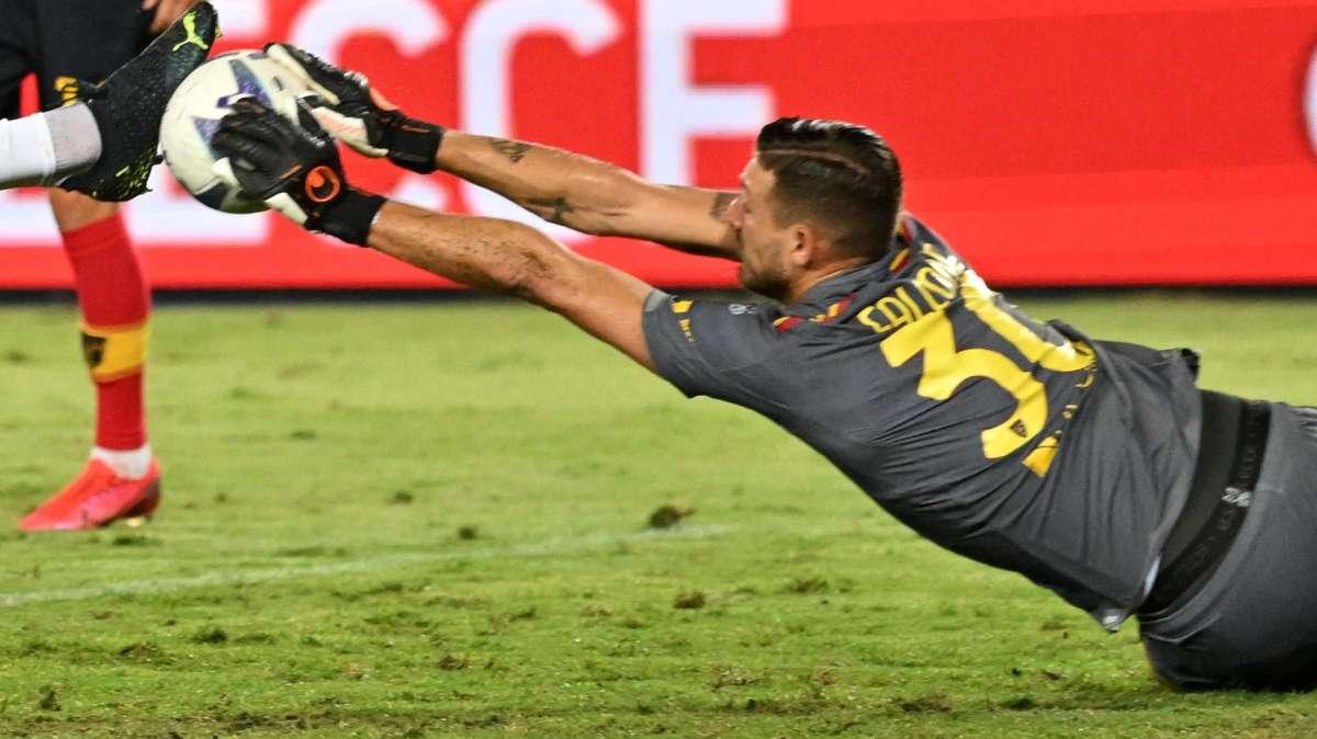 Lecce, Baroni: "Falcone valore aggiunto. Deve lavorare ma futuro è nelle sue mani"