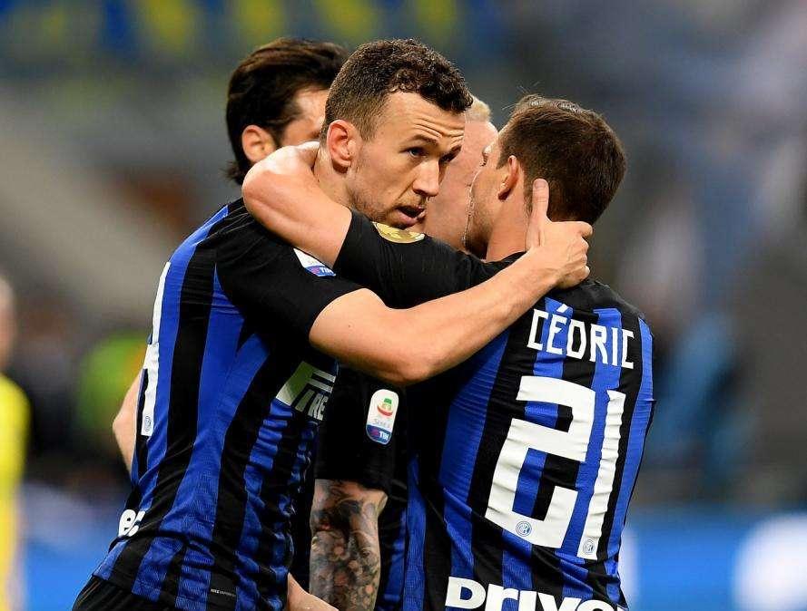 Inter batte Chievo e riaggancia il terzo posto (2-0)