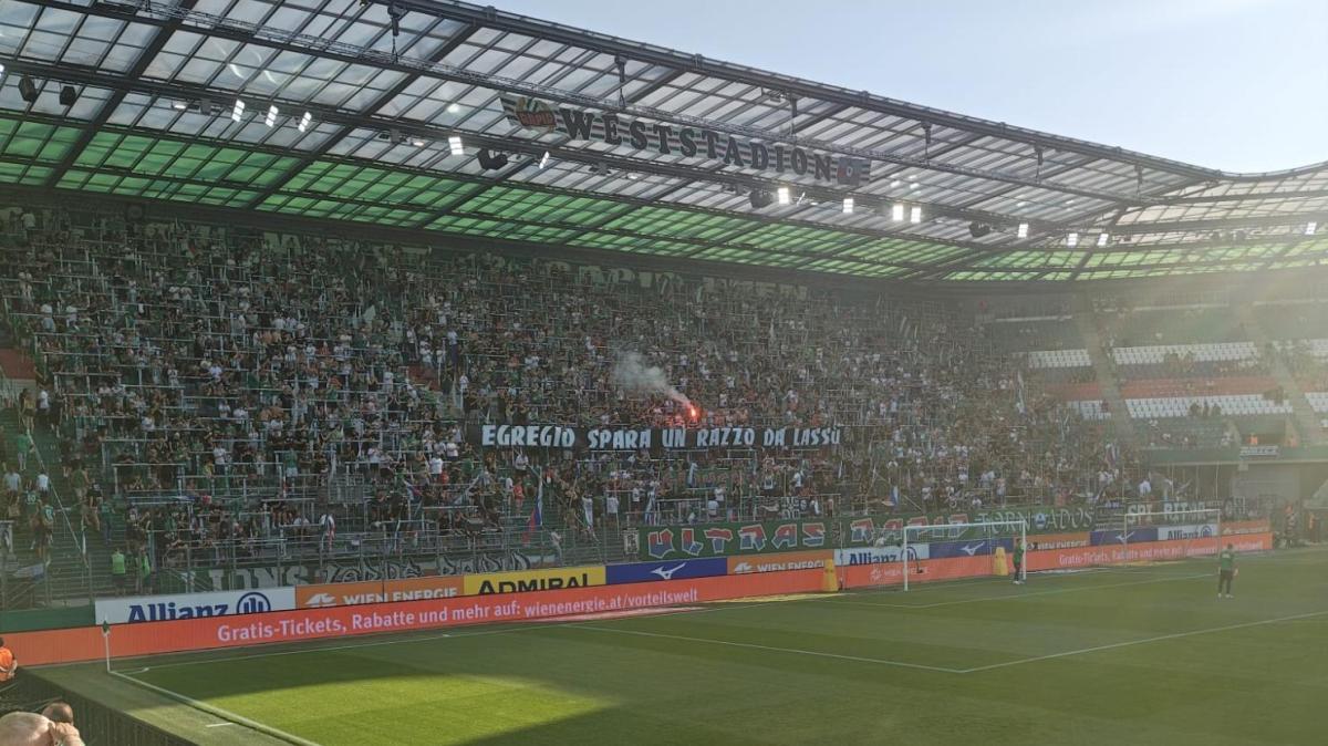 SN - Tifoseria Sampdoria, striscione Rapid Vienna dedicato all'Egregio