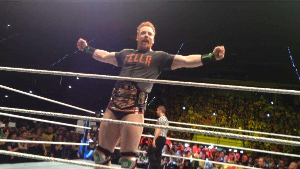 A Torino Sheamus riceve una bandiera blucerchiata da Sampdorianews.net (Video)