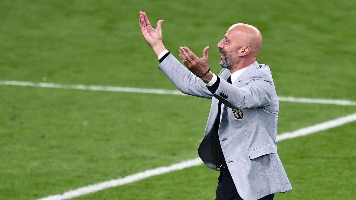 La dedica di Flachi a Vialli: "Ciao Luca, la Sud è con te"