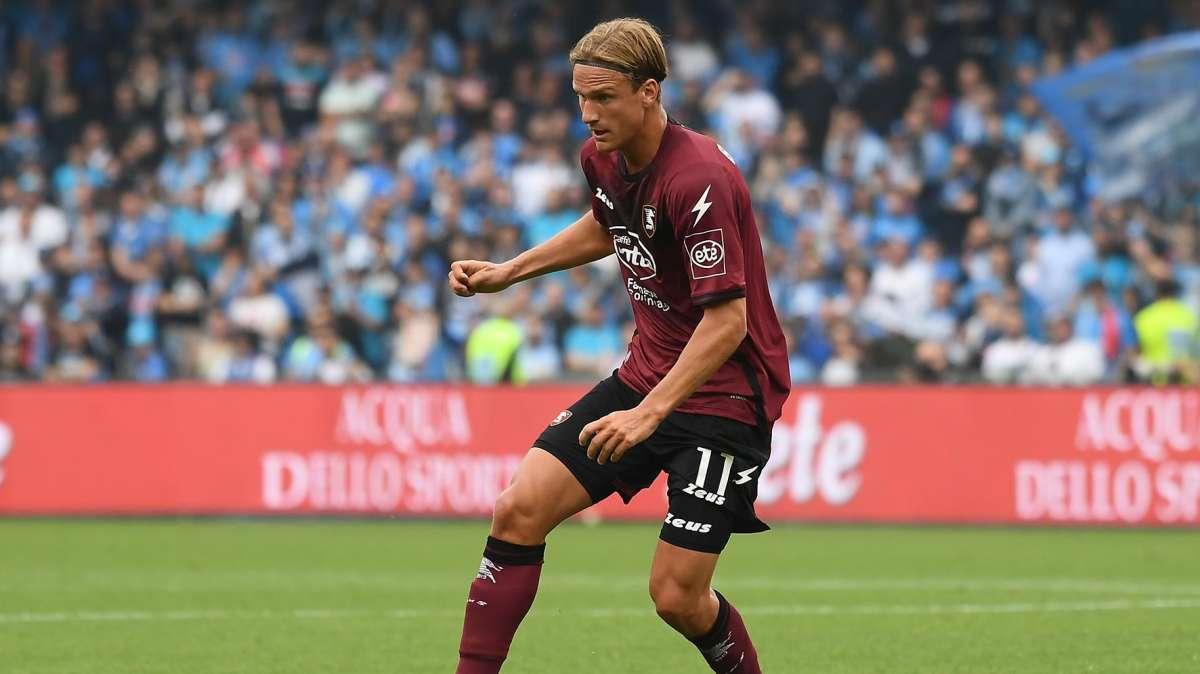 Salernitana - Sampdoria: tiro di Botheim, Ravaglia blocca senza problemi