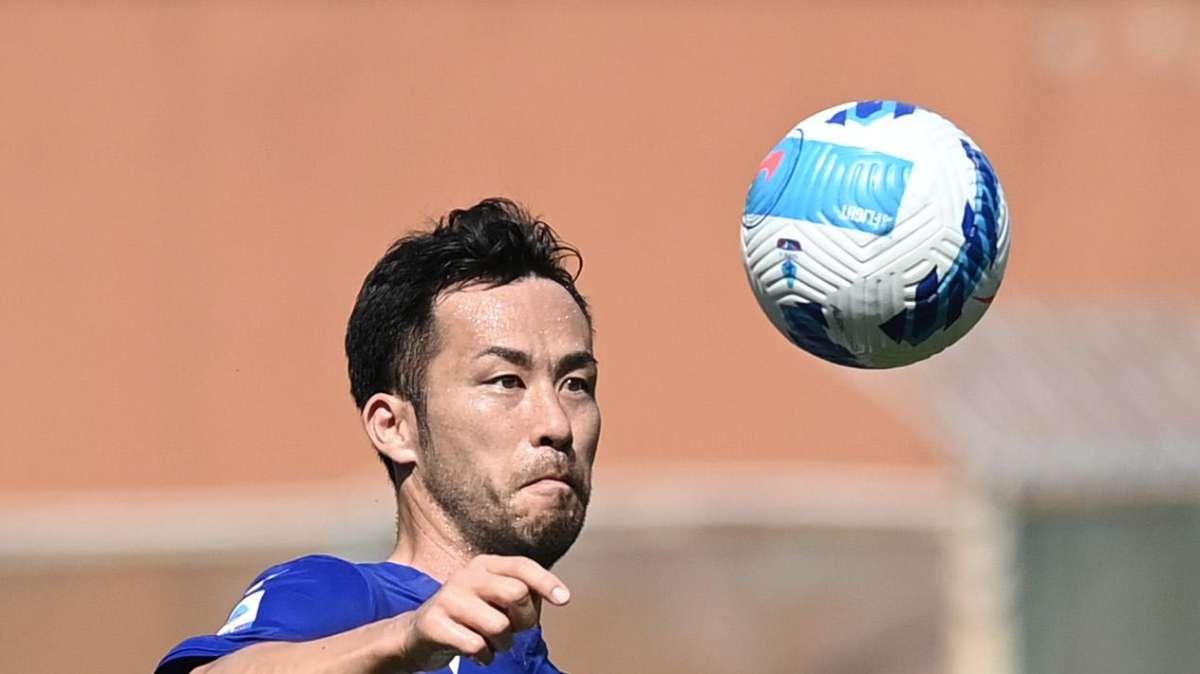 Giappone, Yoshida si congratula con Tanaka per il suo primo gol