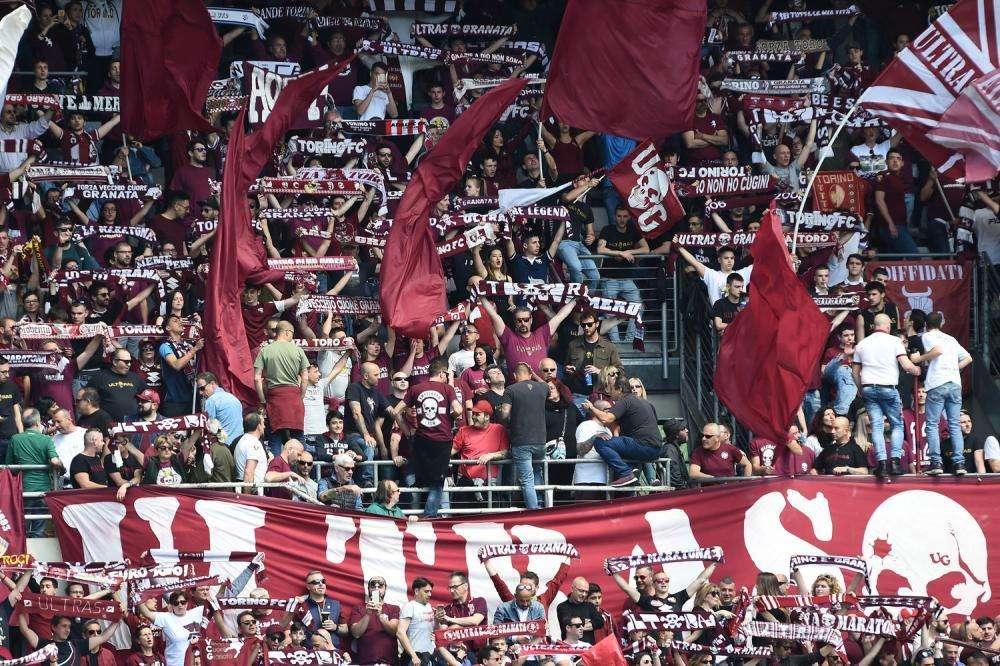 Torino, Verdi è ancora a Napoli. Striscione di contestazione per Cairo