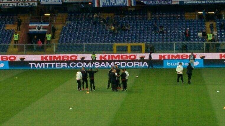 Samp - Chievo, 4 tifosi a bordocampo nel riscaldamento 