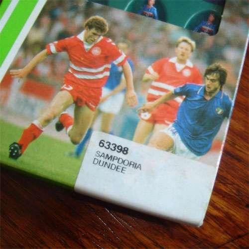 Il blu "Dundee" e il ricordo del Subbuteo