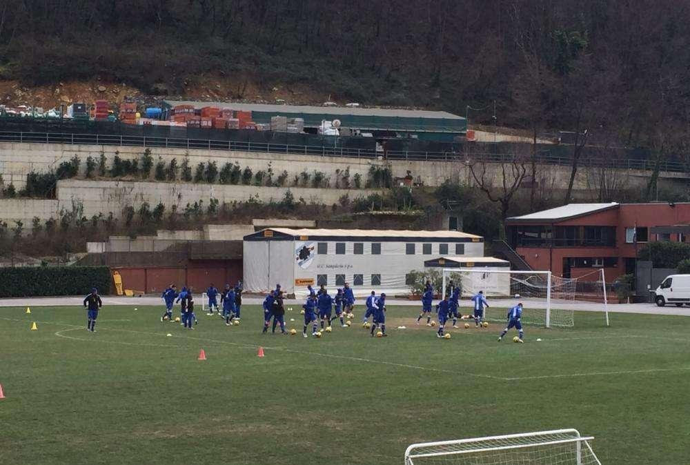 Lavoro a reparti tra palestra e campo. Da domani porte chiuse