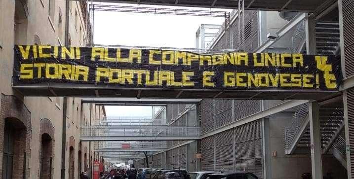 Striscione UTC dedicato ai portuali Culmv: "Avanti Camalli!"