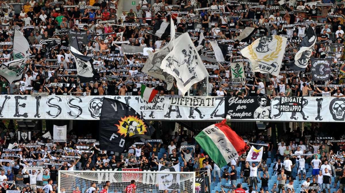 Il saluto dei Wsb e Sconvolts Cesena: "Ciao Bek, ultras vero"
