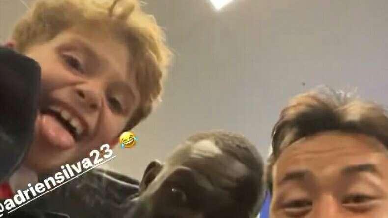 Sampdoria family, Colley e Yoshida festeggiano con il piccolo Silva