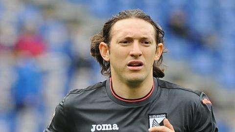 La torcia lungo il sentiero. Auguri a Edgar Barreto