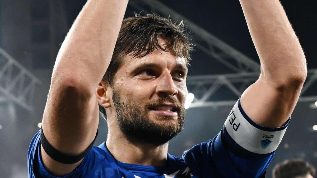 Sampdoria, gli auguri di compleanno per l'ex capitano Bereszynski 