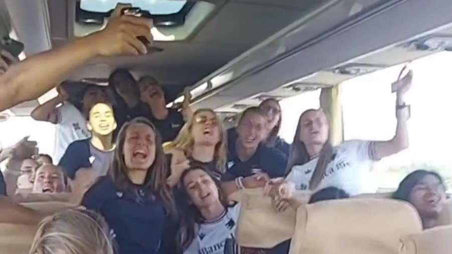 Sampdoria Women, dai social la festa salvezza sul pullman 