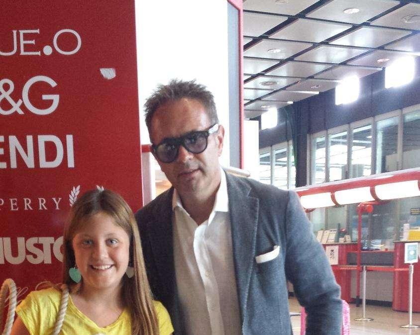 "Bevo e scatto per la Samp": Rebecca e Rachele all'aeroporto con il mister!