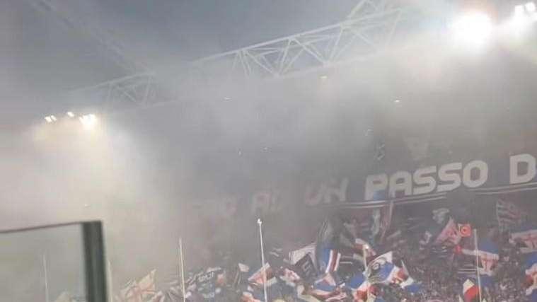 Sampdoria - Pisa, dalla tribuna Esposito ammira la Sud 