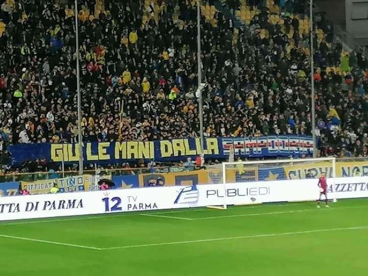 Curva Nord Parma Matteo Bagnaresi, striscione "Giù le mani dalla Sampdoria"