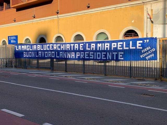Striscione tifosi Sampdoria: "Buon lavoro Lanna Presidente"