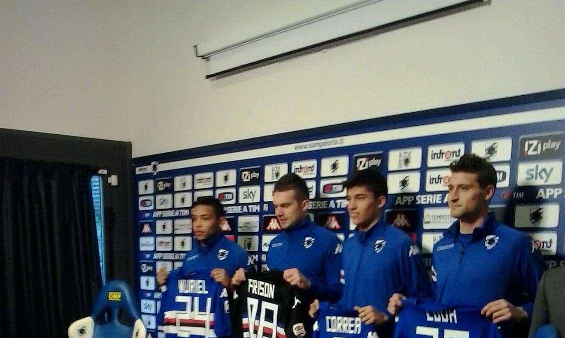 PHOTOGALLERY - La presentazione dei neo acquisti blucerchiati