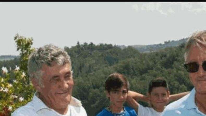 R. Mancini, Lombardo e tifosi Sampdoriani ai funerali di Viganò