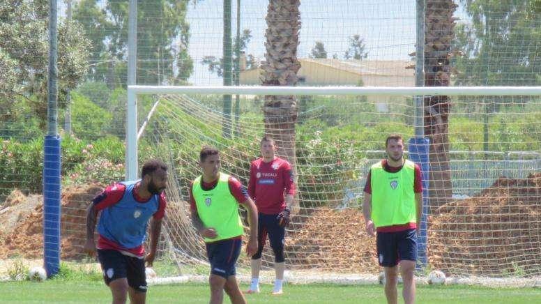 Qui Cagliari: in due a parte, Nainggolan da valutare 