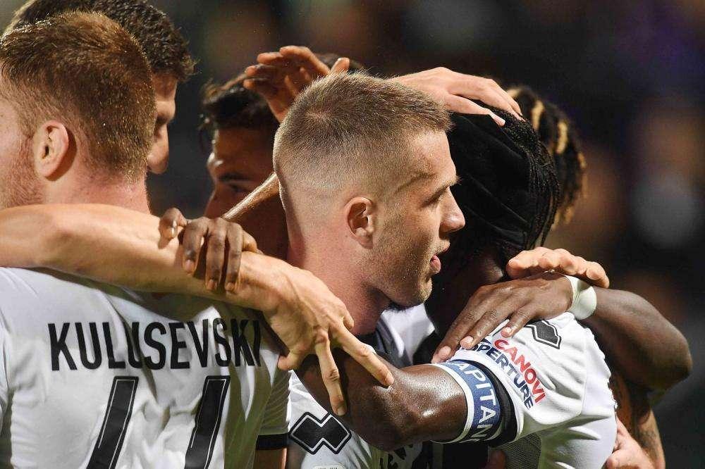 Cornelius, Gervinho e Grassi in gruppo. Inglese e Scozzarella a parte
