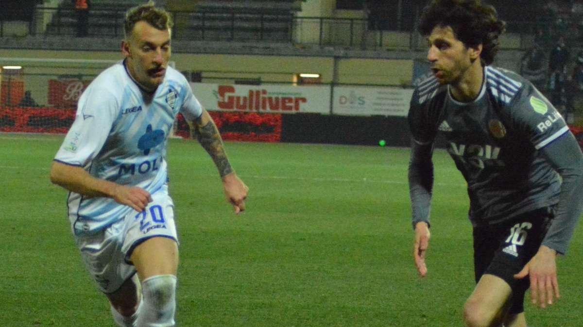 Como, La Gumina: "Reagiamo da grande squadra, è la nostra forza"