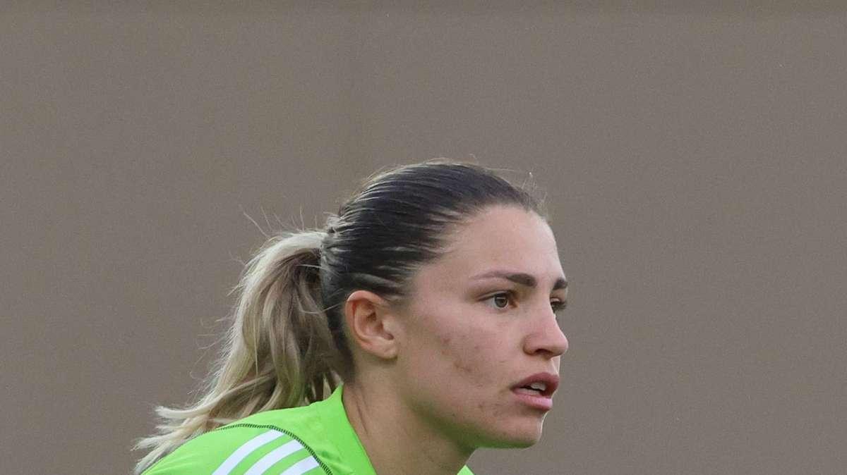Sampdoria Women, Aprile si presenta sui social