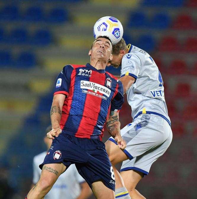 Serie A: Crotone-Verona 2-1