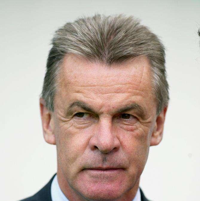 CT Svizzera Hitzfeld su Jonathan Rossini: "Ci sono tanti centrali, ma lo seguo"