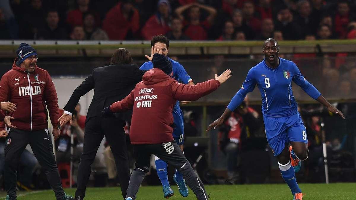 Sorella Okaka: "Credo che alla possibilità di lasciare Genova Stefano non stia proprio pensando"