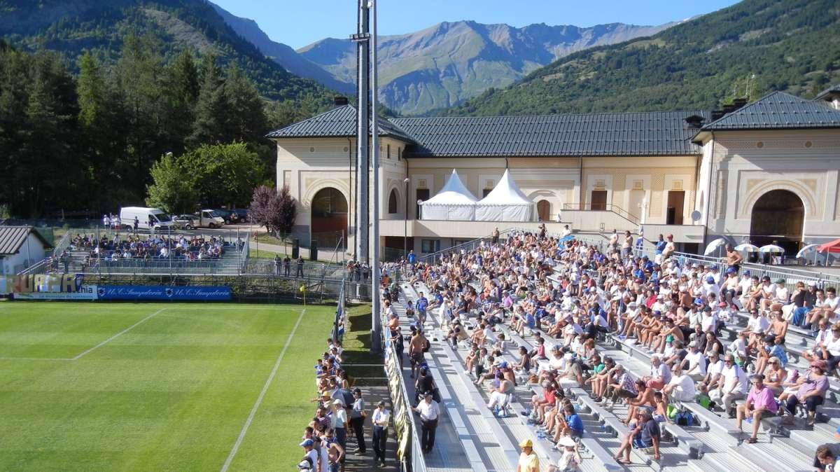 BARDONECCHIA LIVE - Iniziano i lavori per l'ampliamento delle tribune del campo di Bardonecchia