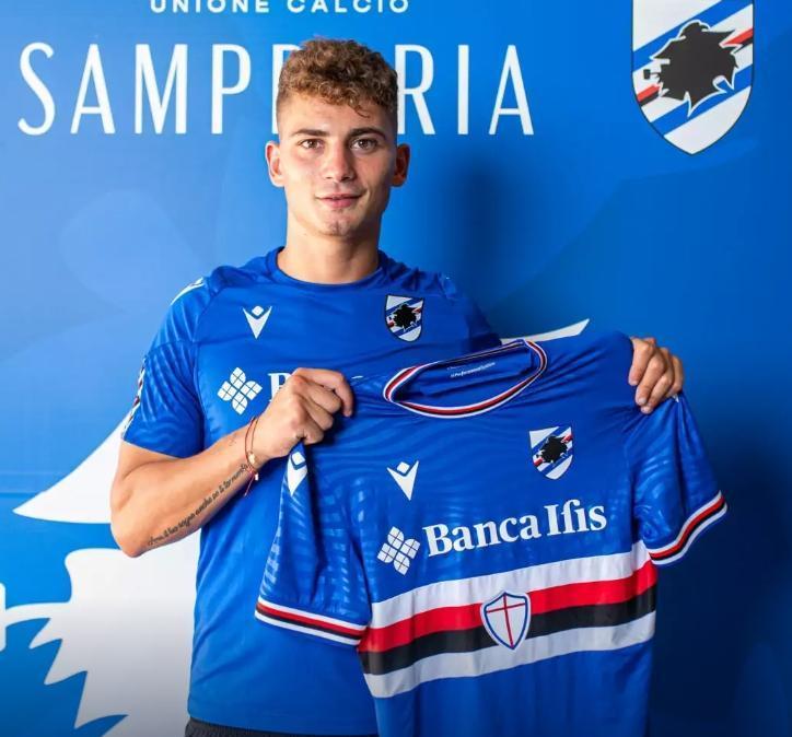 Como-Sampdoria: 60' Esposito scarica il destro da lontano. Para Semper